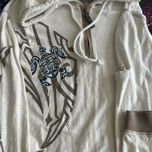 Men’s hooded t shirt